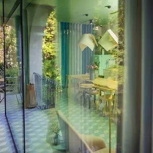 Bagatelle Gardenhouse Budapest